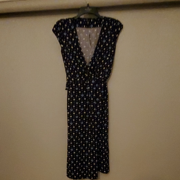 Dress - Picture 1 of 3